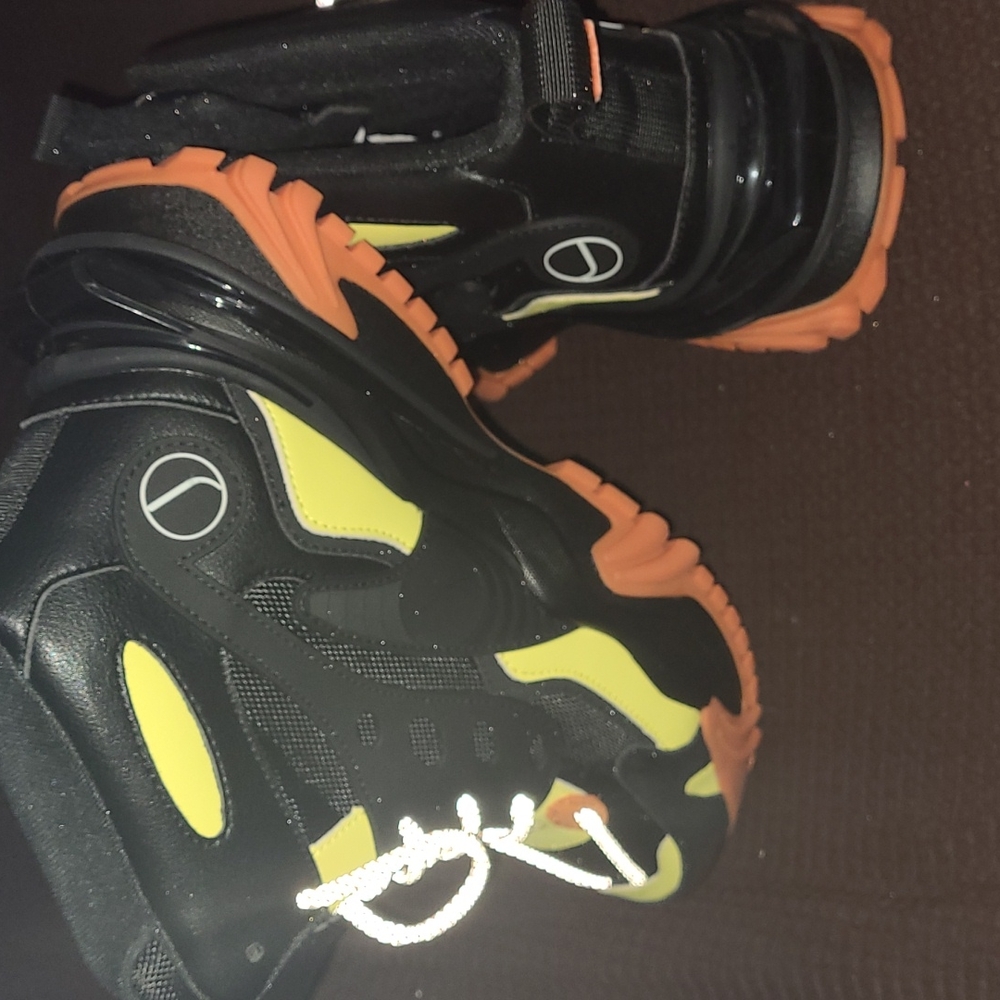 New "hot" Javi "Logic" sneakers with light sensitive laces sizes 8.5,9 and 9.5 - Picture 7 of 11